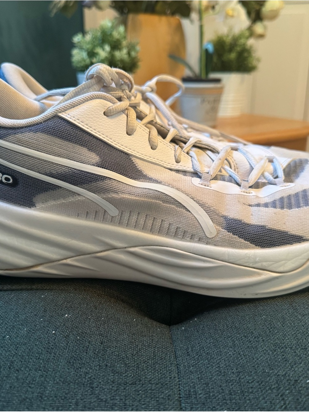 Puma Men's White and Light Gray Athletic Sneakers